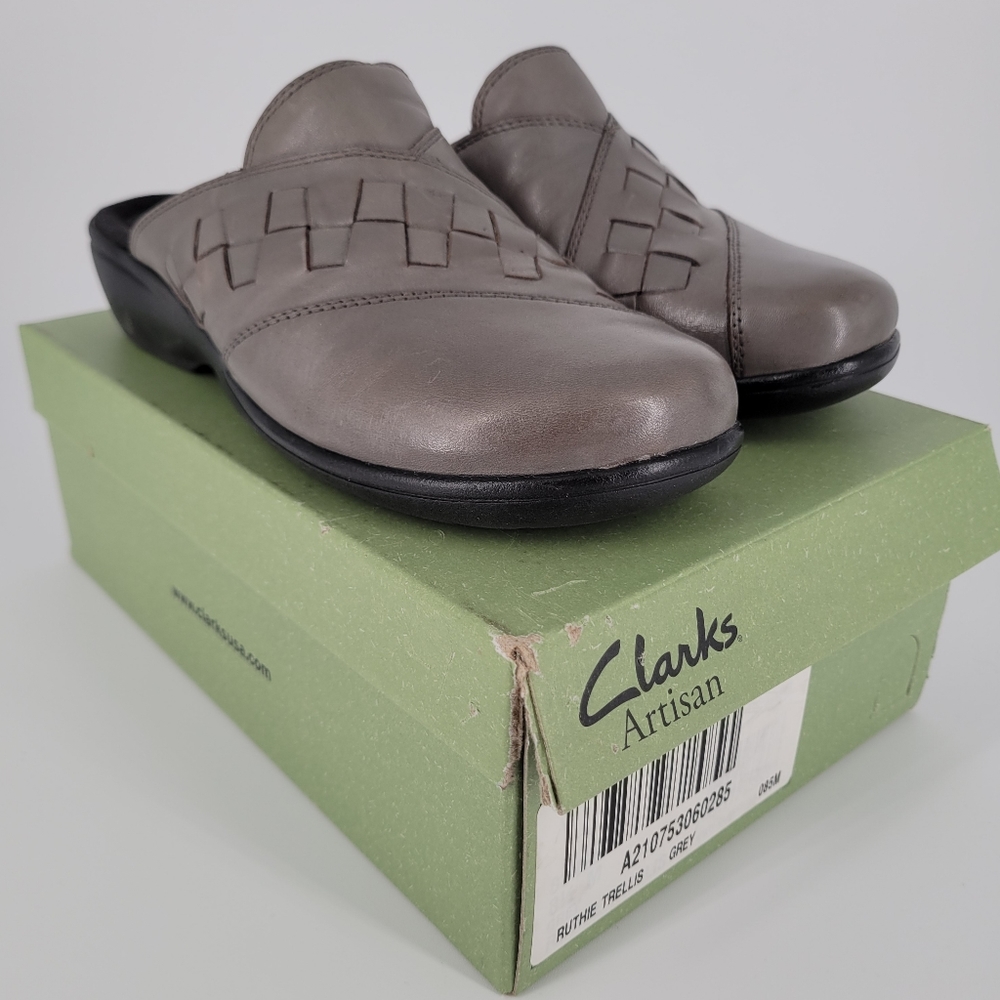 Clarks Artisan Gray Slide Sandals with Original Box